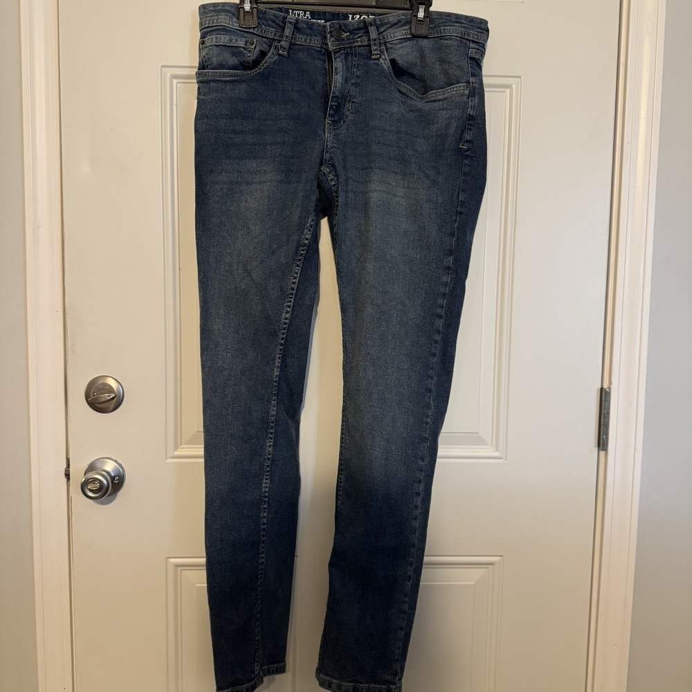 IZOD Men's Ultra Flex Denim Blue Jeans Straight Fit‎ Blue 34/34 & Bonus Levi's